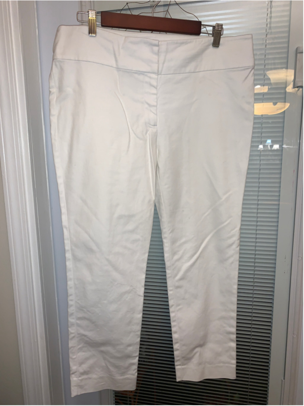 Women's Le Château White capri Trousers Size 12